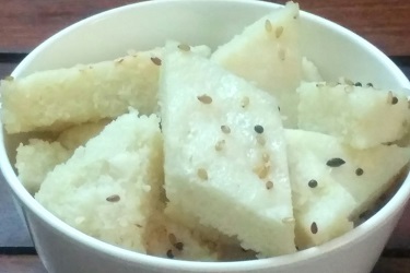 Safed Khatta Dhokla